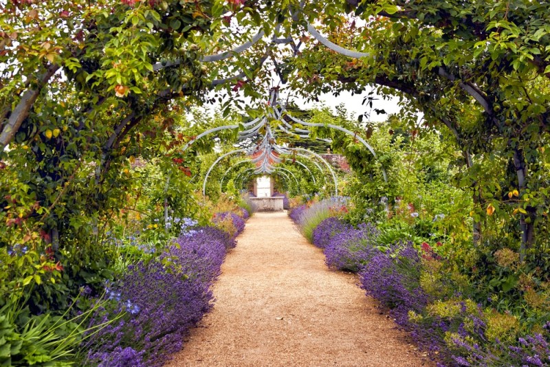 32 Amazing English Gardens & Gardening Ideas for Your Home
